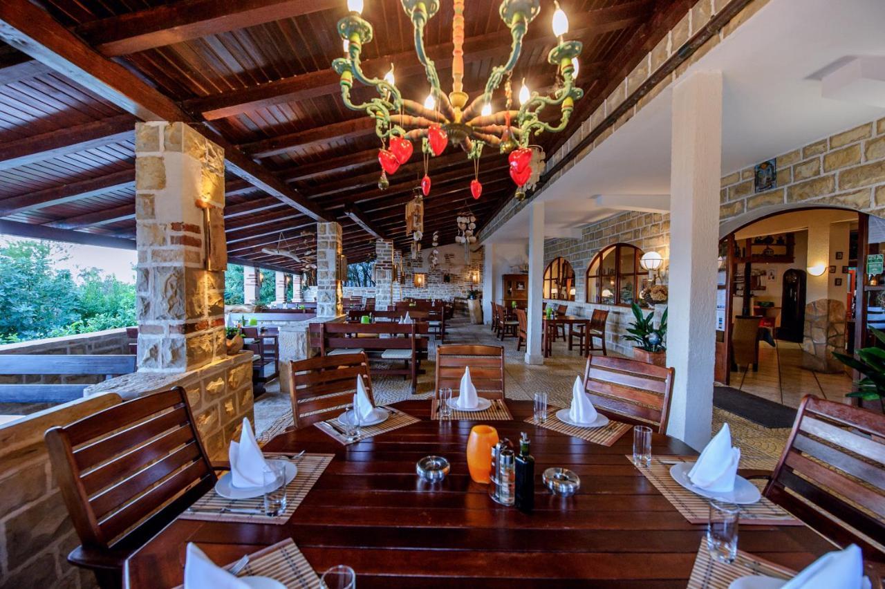 Hotel Skalinada Zavala Extérieur photo